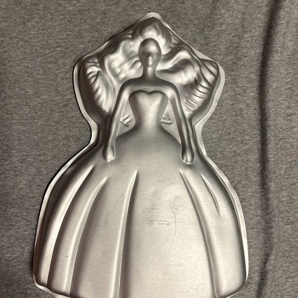 Wilton Barbie Angel Cake Pan 2105-2551, 1992 - Picture 1 of 4